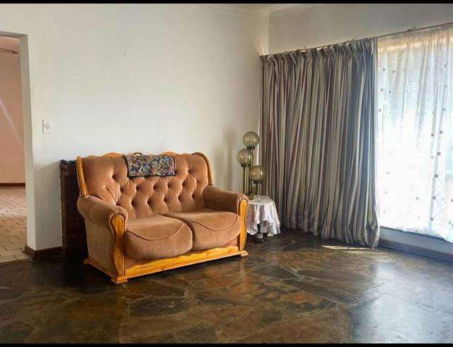 5 BEDROOM HOUSE FOR SALE IN BIRCHLEIGH